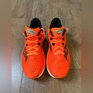 SAUCONY MEN'S ENDORPHIN SPEED 4 Viziorange Sz 8.5